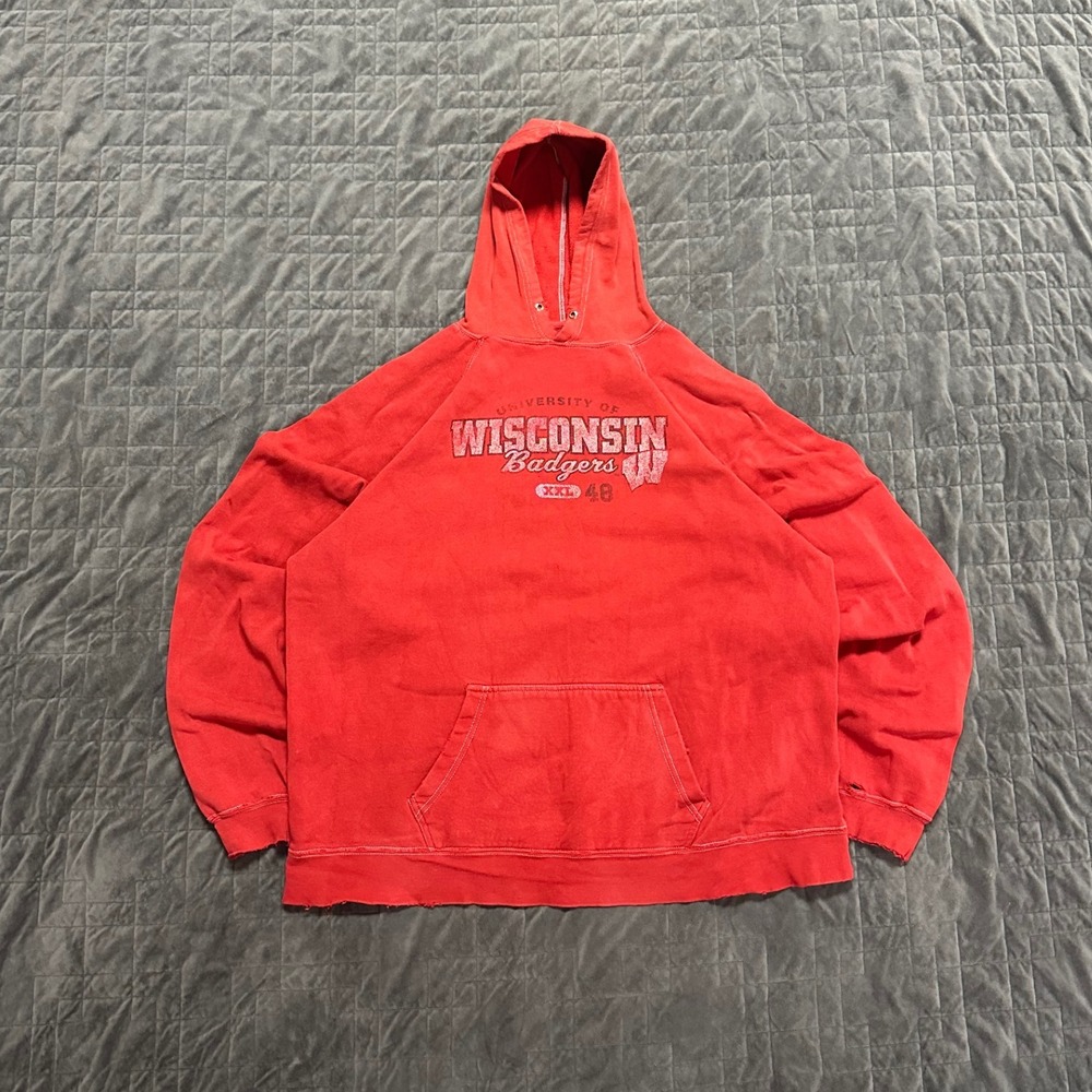 Vintage Y2K Wisconsin Badgers Heavy Weight Distressed Thrashed‎ Hoodie